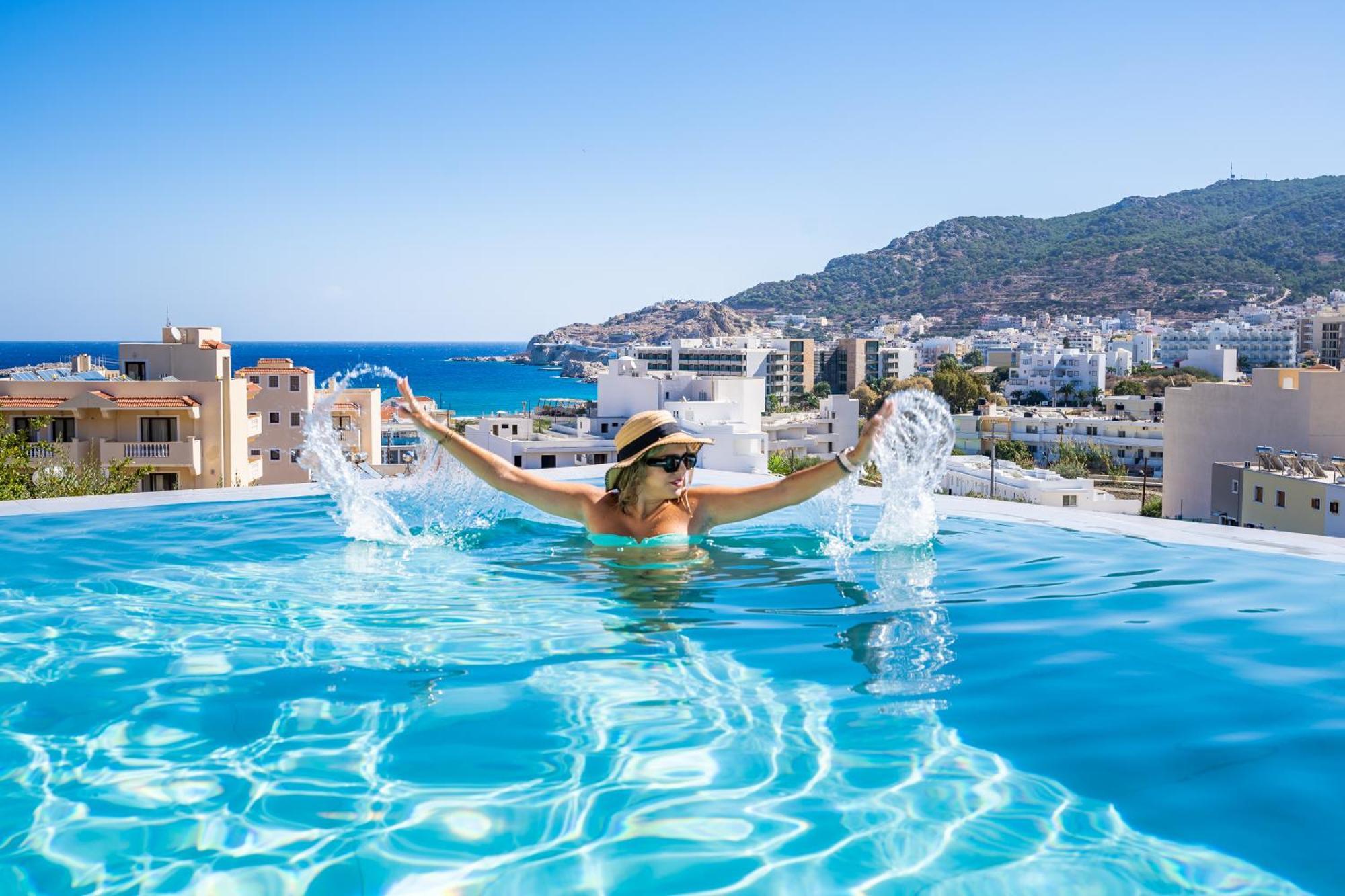 Aphrodite Luxury Studios & Apartments การ์ปาตอส ภายนอก รูปภาพ